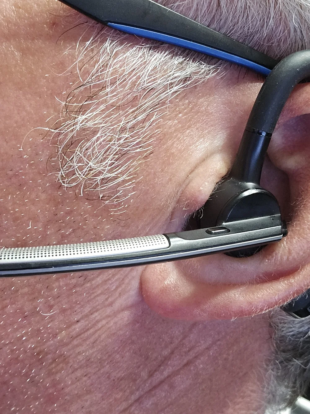 Plantronics Voyager Legend Headset with Charging Cable and Ear Tips